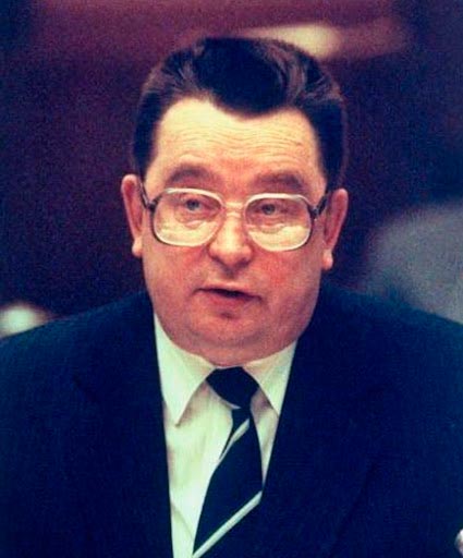 Валентин Павлов (1937-2003)