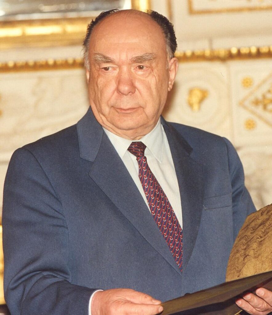 Александр Яковлев (1923-2005)