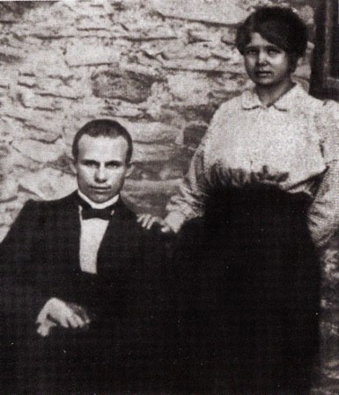 Н. С. Хрущев со своей первой женой Е. И. Писаревой. Юзовка, около 1916